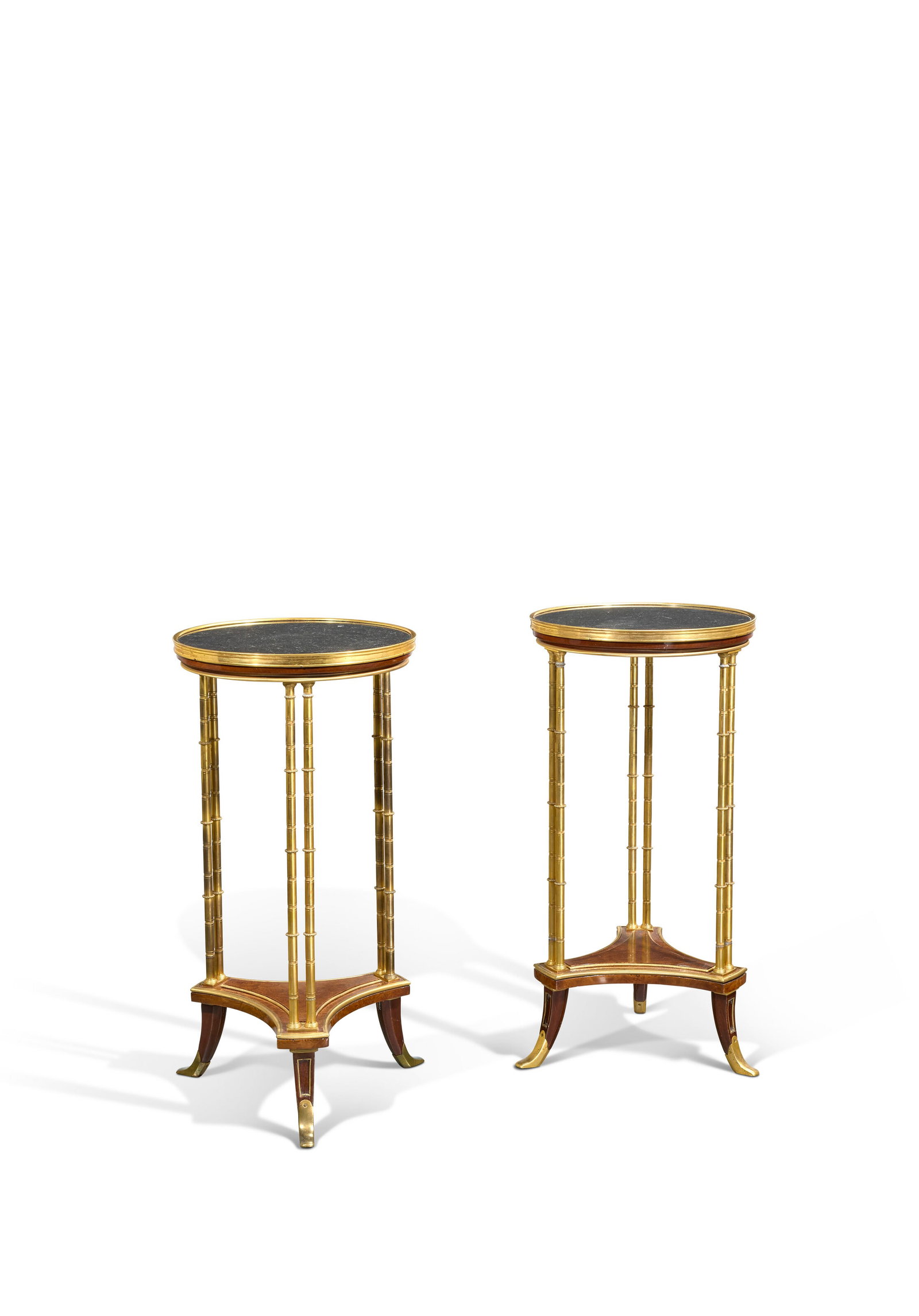 PAIRE DE GUÉRIDONS TRIPODES DE STYLE LOUIS XVI (1 of 4)