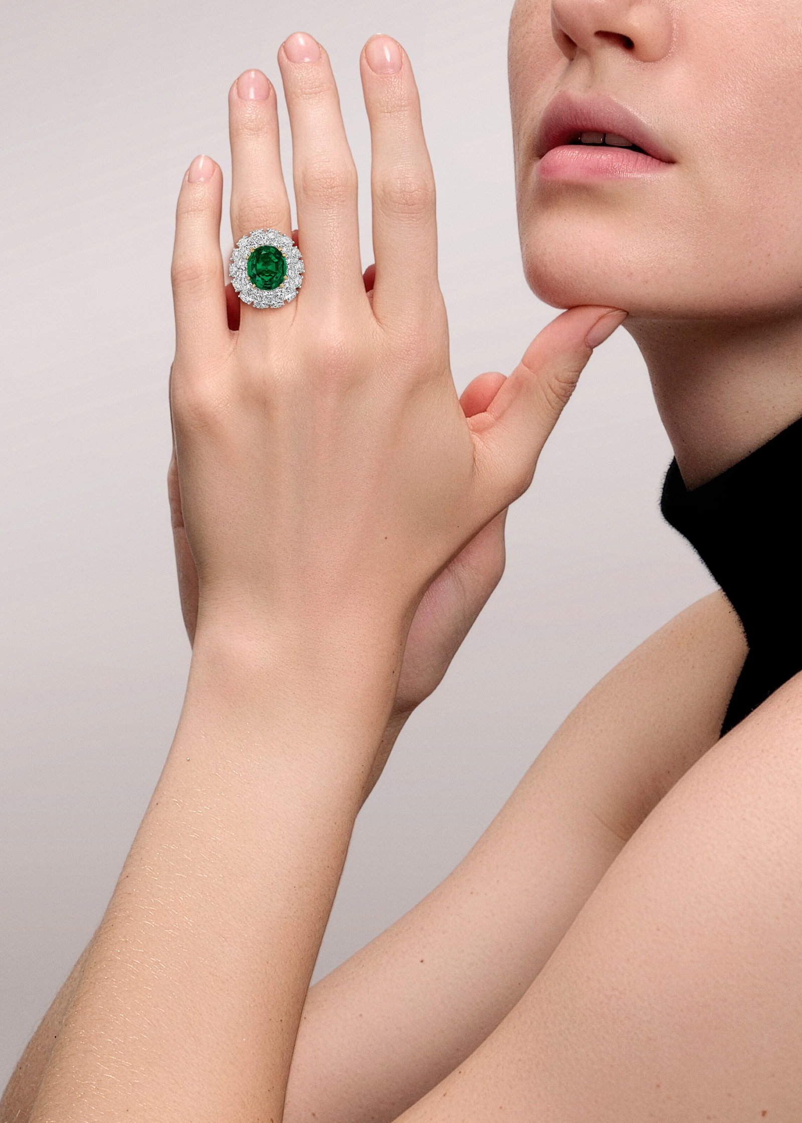 EMERALD AND DIAMOND RING - 2