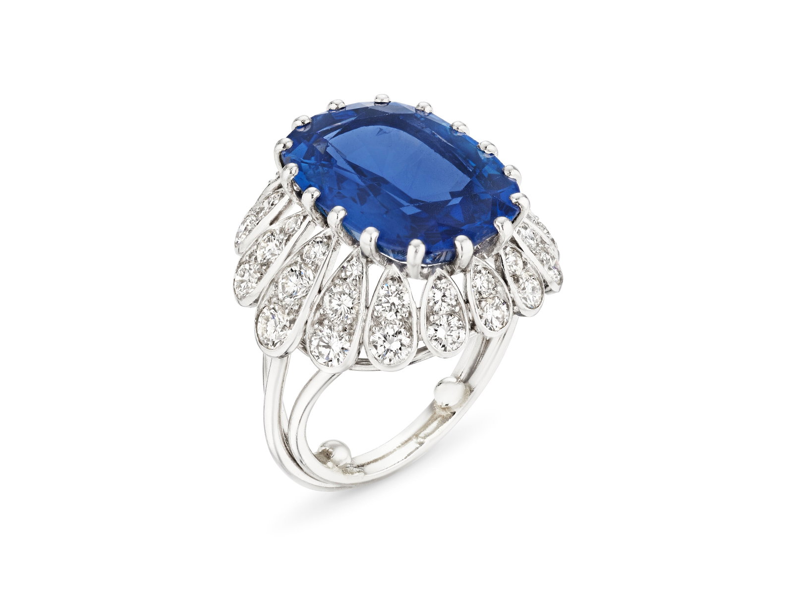 SAPPHIRE AND DIAMOND RING (1 of 4)
