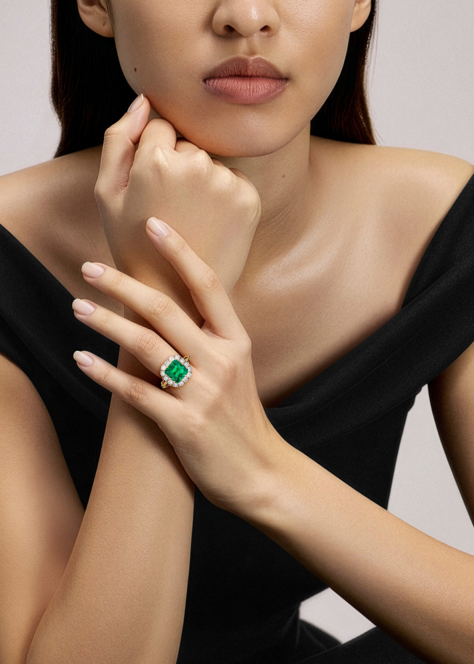 EMERALD AND DIAMOND RING - 4