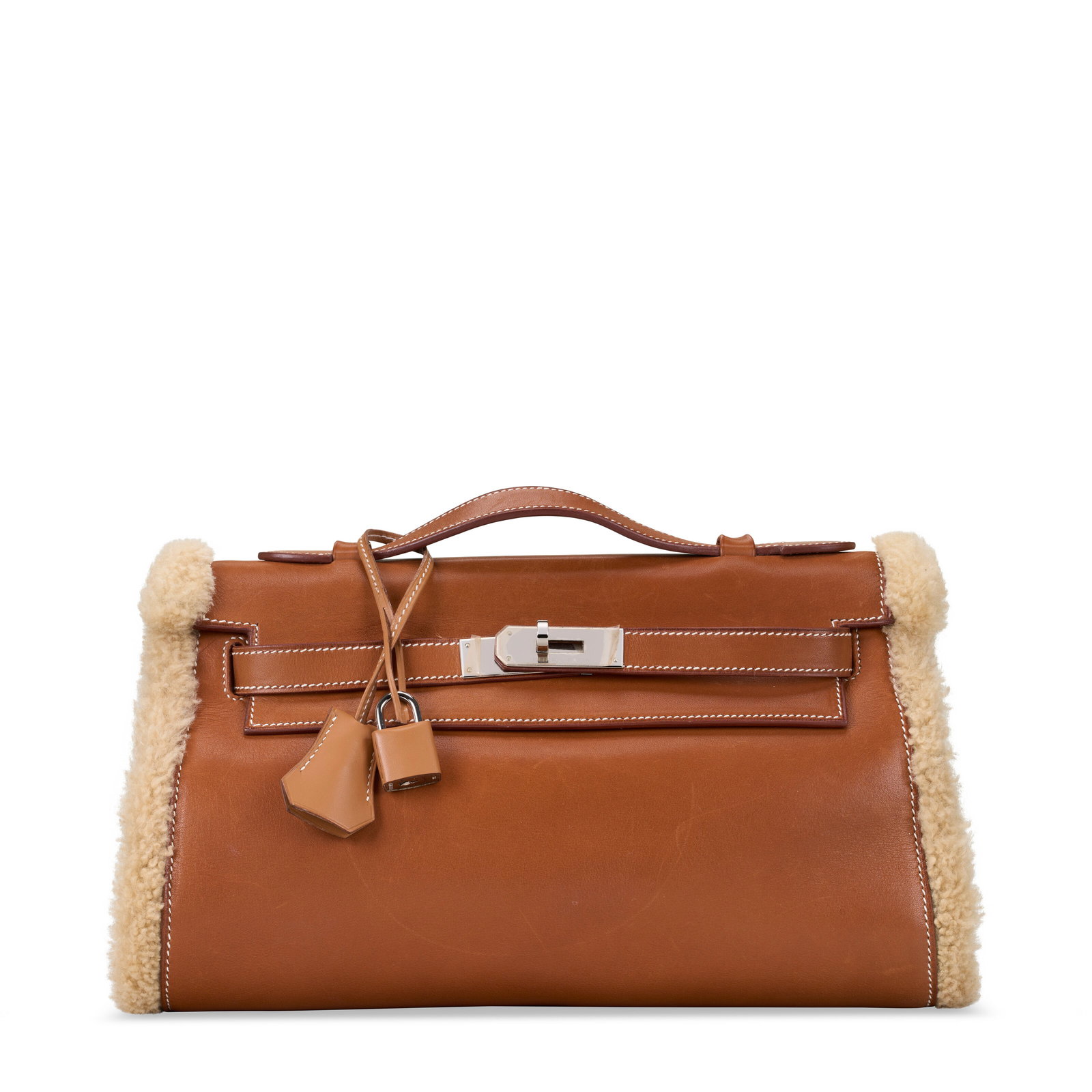 A UNIQUE CUSTOM FAUVE BARÉNIA LEATHER & ECRU MOUTON SHEARLING TEDDY KELLY MUFF POCHETTE WITH (1 of 4)