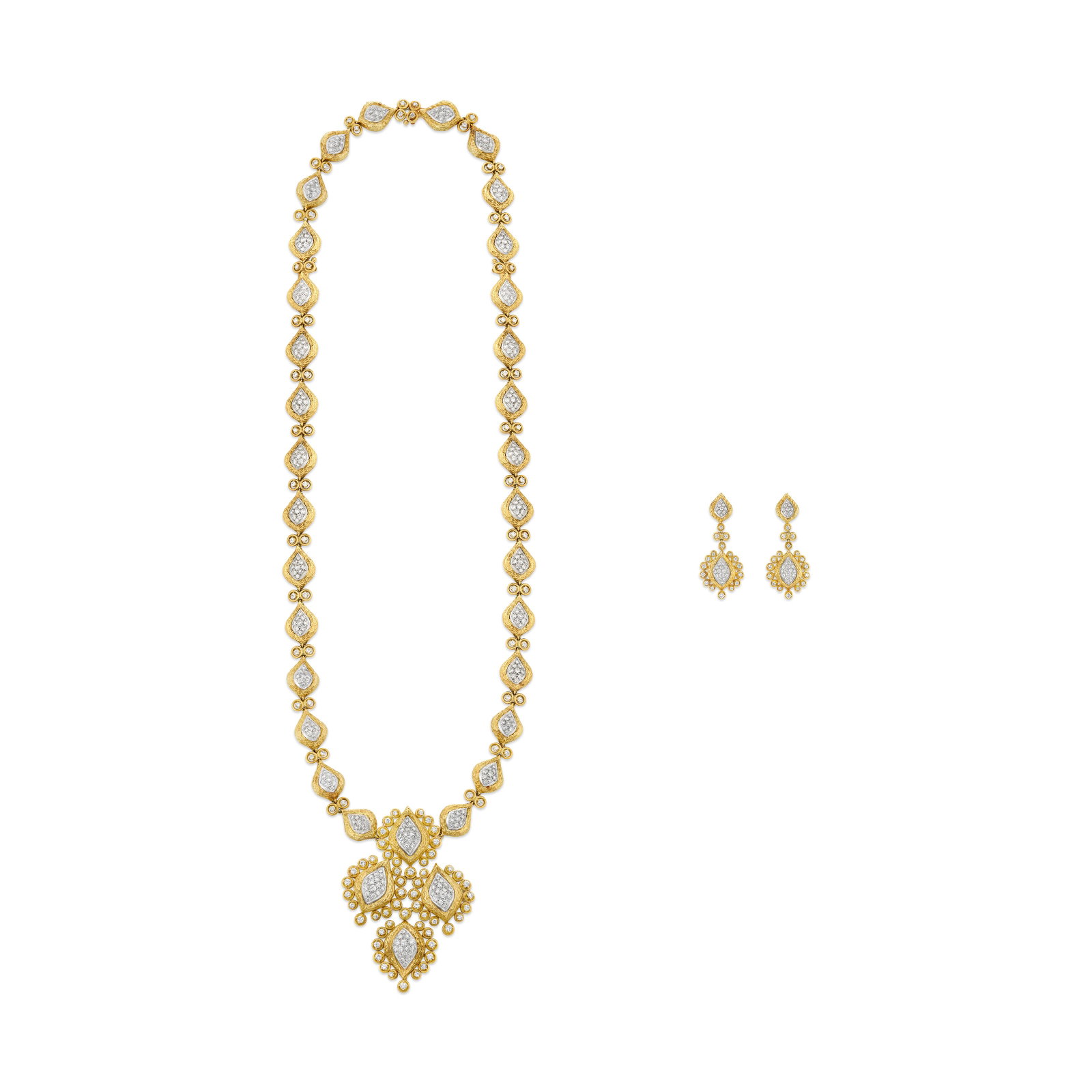 SET OF DIAMOND AND GOLD JEWELRY: SET OF DIAMOND AND GOLD JEWELRY Details Round diamonds, yellow and white gold, pendant necklace is detachable into three segments to be worn as a shorter necklace of two length options or a choker