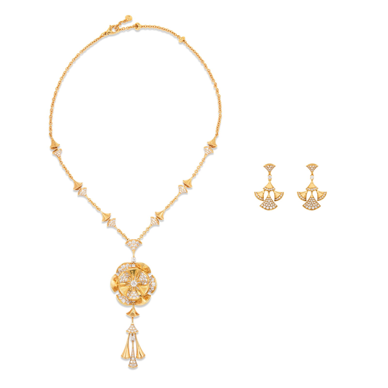 BULGARI SET OF DIAMOND AND ROSE GOLD ‘DIVAS' DREAM' JEWELRY: Details Round diamonds, 18k rose gold (Italian marks), each signed Bvlgari, Made In Italy, each numbered, necklace can be worn at various lengths Diamonds (necklace): 273 round with an approximate tot