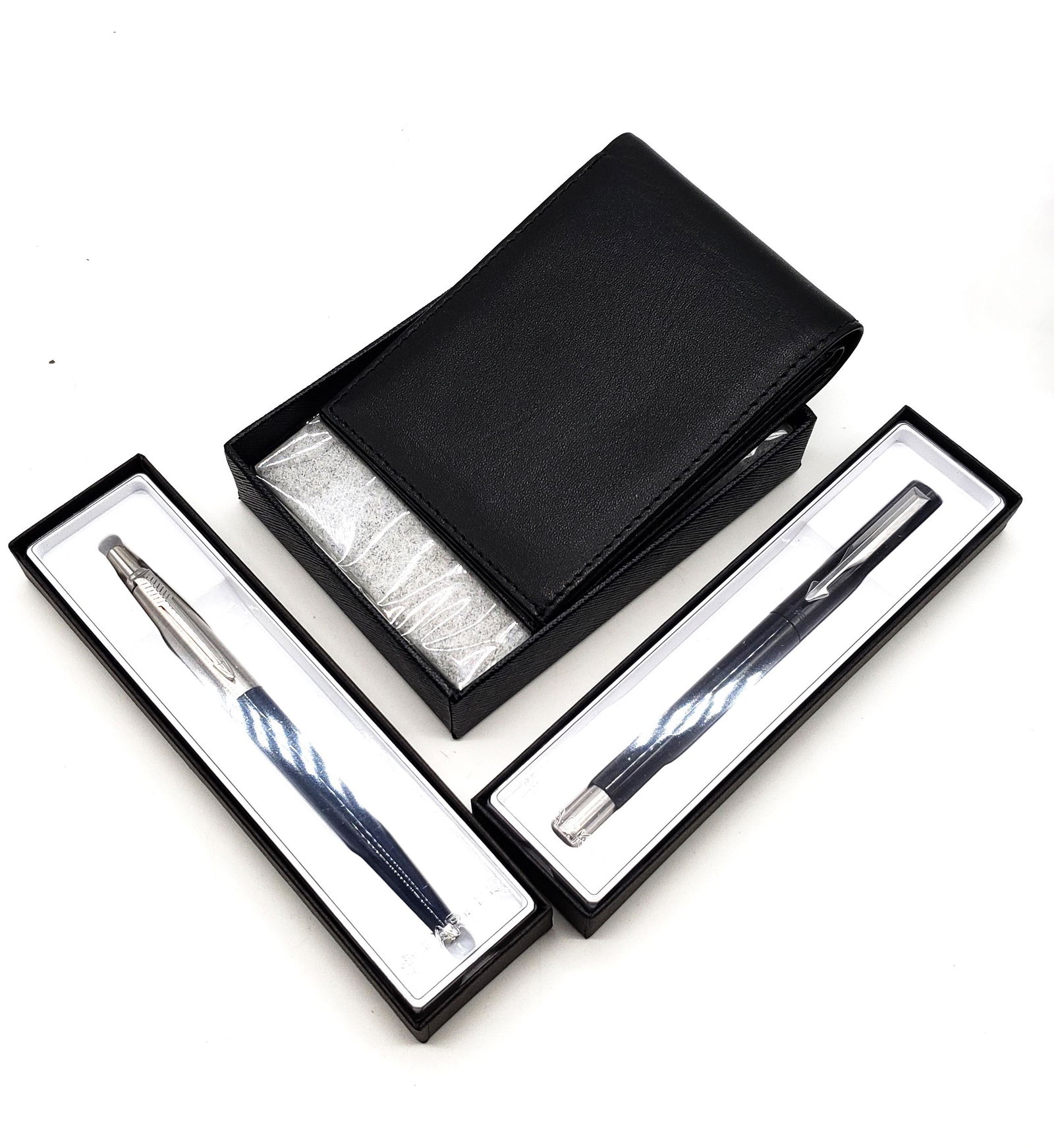 Men Gift Set Leather Wallet & Parker Pens!: Perfect gift set for man a nice stern's leather wallet in gift box, one vintage original Jotter Parker pen with ink ,and one vintage original Parker vector pen need refill ink ,comes in box with Parke