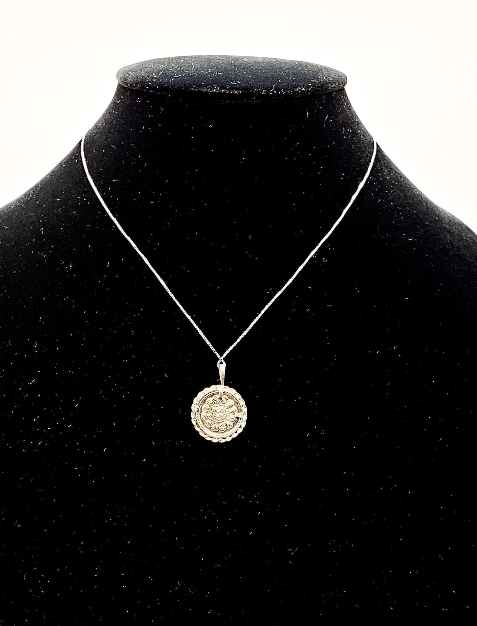 Vintage Sterling Silver Necklace With Jewish Pendant!: Vintage unique stunning sterling silver necklace with pendant, with medal coin with picture of women lighting candles on one side, and Israel with menorah on other side, weighs 7.55 gram, diameter 1",