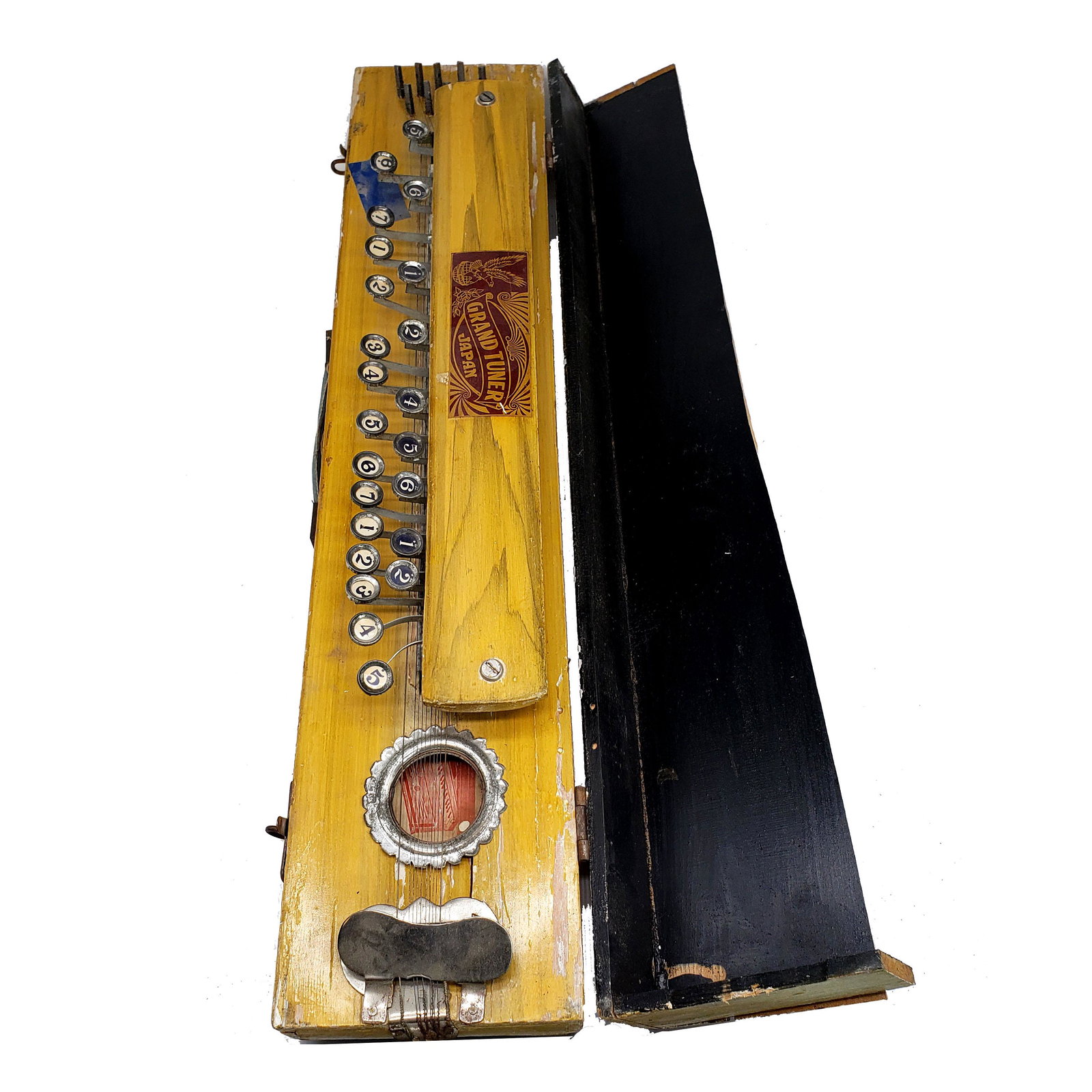 Vintage Japanese Harp Instrument Taisho Koto: Vintage Japanese harp instrument Taisho Koto in wooden box, selling as is unknown, the wooden cover is split in two. Please look at the pictures carefully, they are a great part of the description. Mo