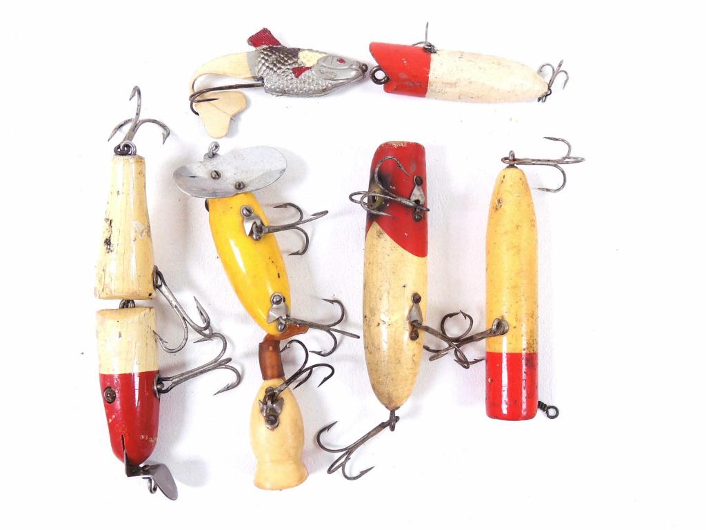 Assortment of Vintage Fishing Lures: 7