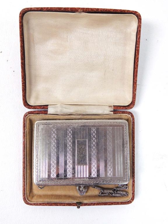 Vintage Compact: Has damage