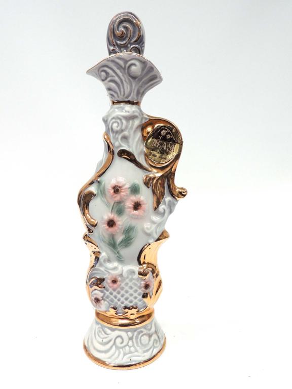 1971 Beam Decanter: Please talk to Ian before bidding on bottles, if you may need shipping.