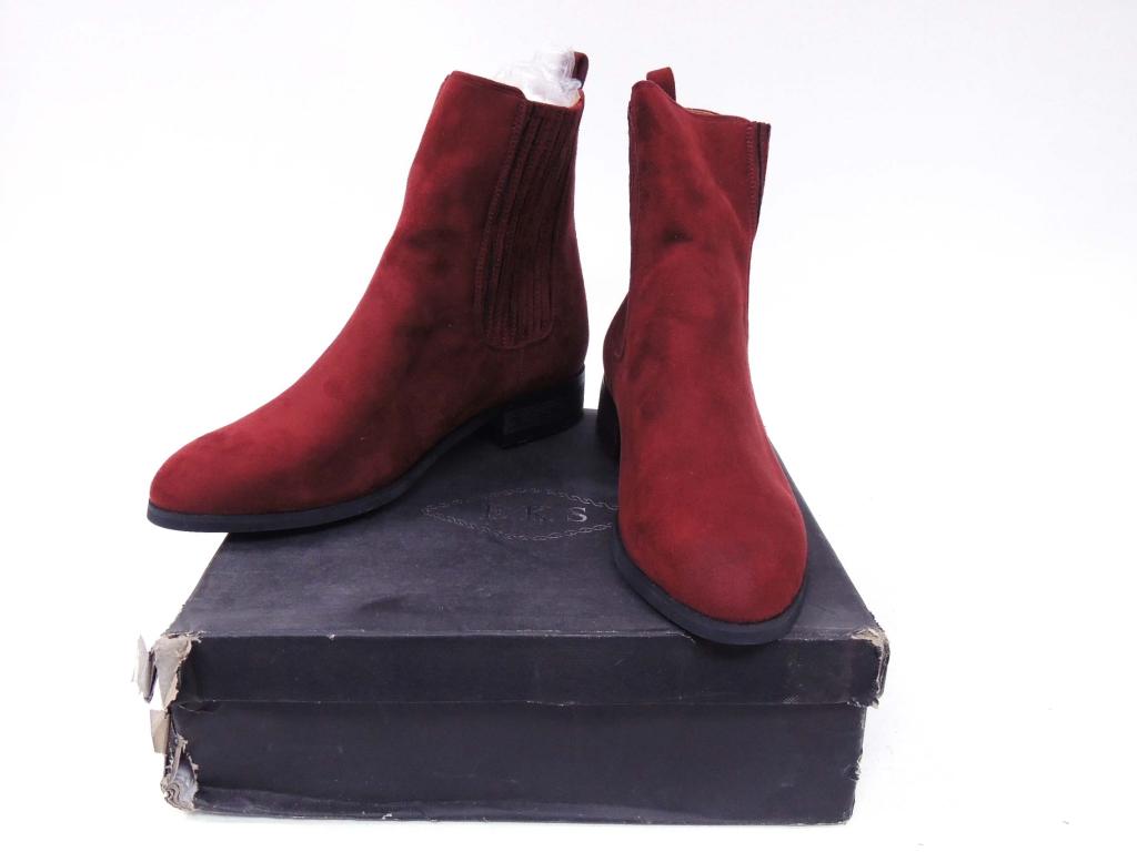 Magenta Suede Fashion Boots: Size 8
