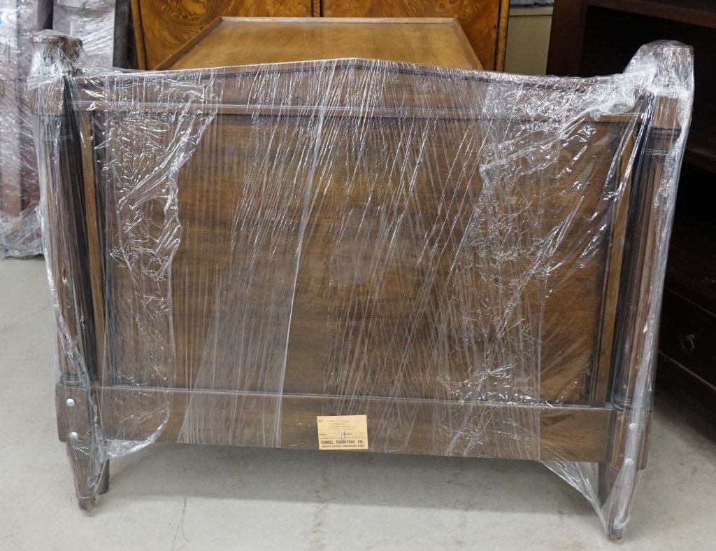 Twin Bed - Kindel: Kindel Original Headboard and footboard. LOCAL PICK UP ONLY.