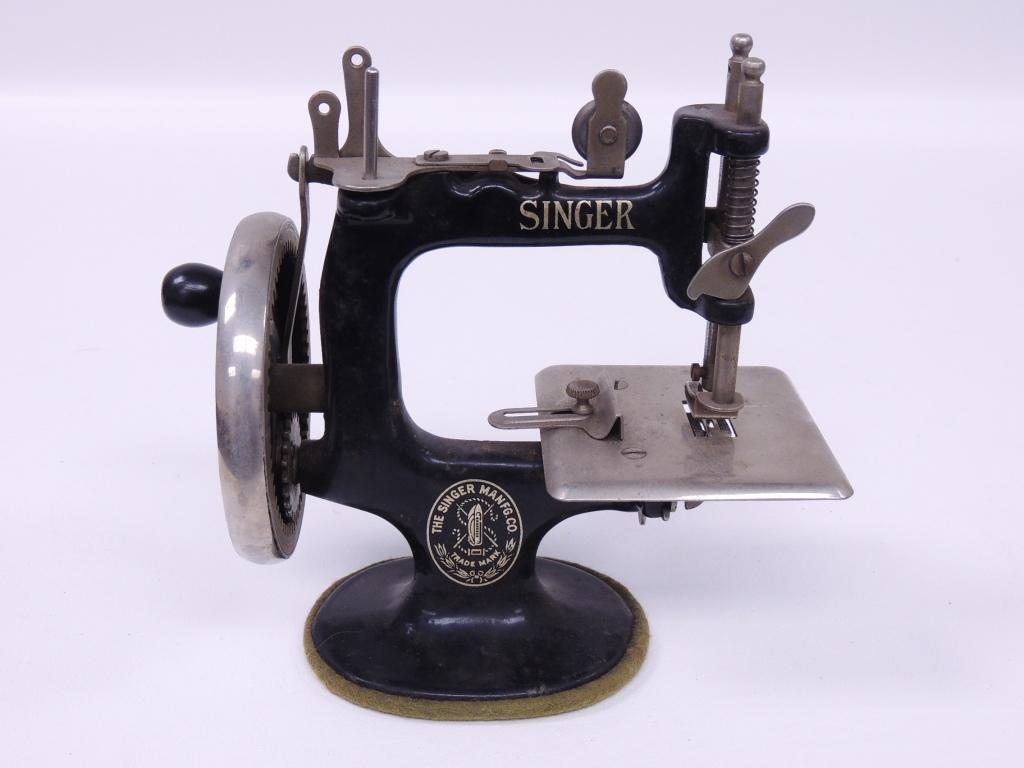Singer Sewing Machine (Toy): 6.75" tall, 7" long