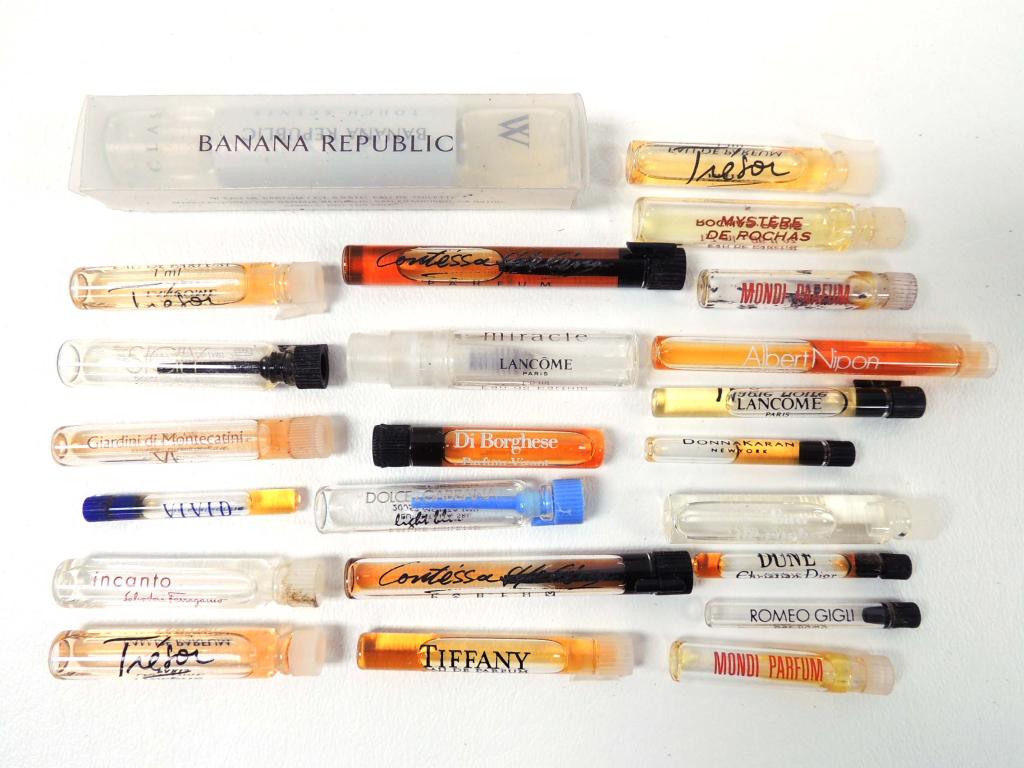 Perfumes & bottles Lot: Estee Lauder, Givenchy, Shalimar, Joop!, Jean Patou, Christian Dior and more. Estee Lauder Aliage is full, and appears to never have been used.