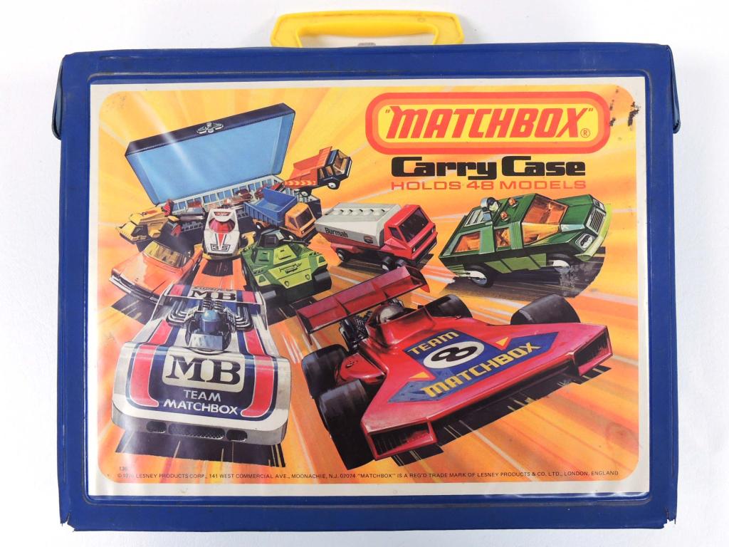 40 Vintage Die Cast cars & trucks, Matchbox case: Matchbox, Hot Wheels, Lesney, Tootsie, Lledo ...
