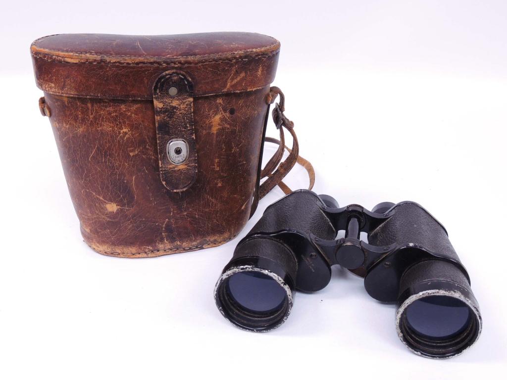 Novar 7.50 Binoculars & Case: Novar 7.50 Binoculars & Case. Nippon Kogaku - Tokyo stamped "made in occupied Japan"