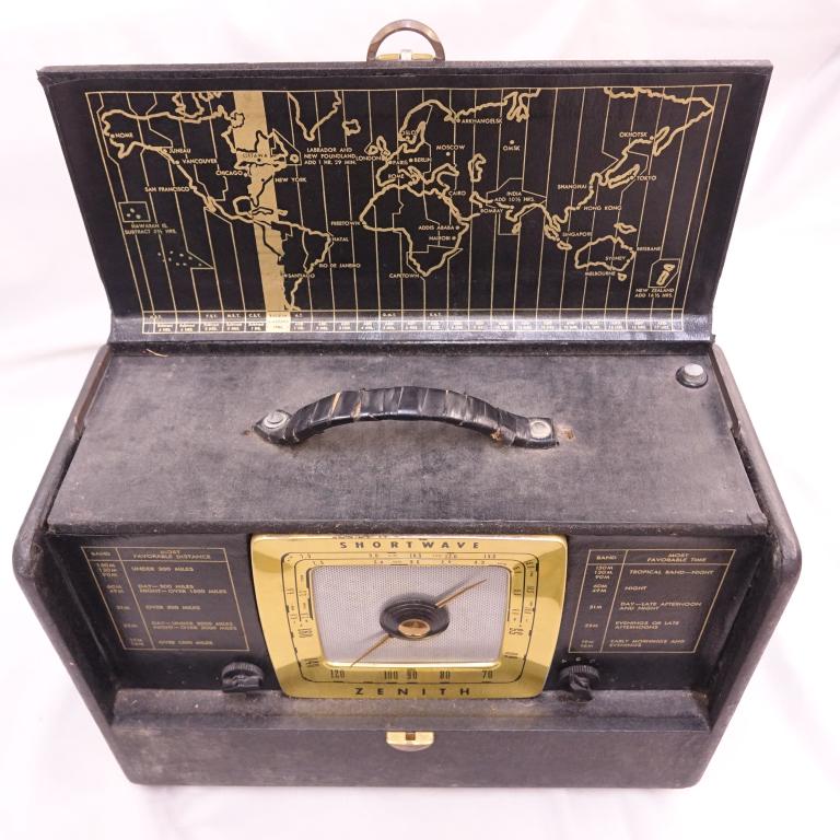 Vintage Zenith Shortwave Radio (L507): A vintage (c.1953) Zenith Shortwave radio, model L507. This includes the original manual and an aerial antenna. Nice graphics.