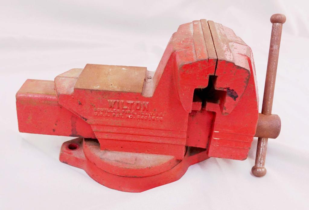 Wilton Vise / Anvil on Swivel Base: *****3rd party shipping or local pickup only. We can NOT ship this item from our shop*****. Wilton vise and anvil on swivel base. #13-636. It is complete, and the screw turns, but the vise itself is s