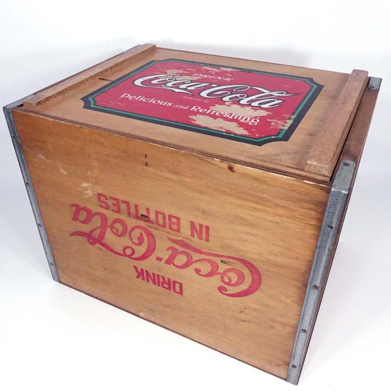 Coca-Cola Wooden Bottle Box & Toy Truck (1 of 12)
