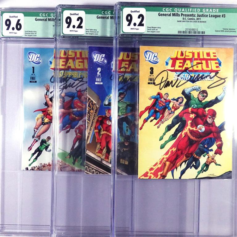 (3)  Signed Graded Comics: Justice League... (1 of 7)