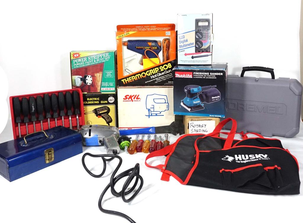 Large Tool Lot - LOCAL PICKUP ONLY!!: Crescent socket driver set. Dremel 4000 in case with manual, with 2 guides and small box of accessories. Benzomatic Kit. Husky Tool Apron. Socketdrivers. Makita Finishing Sander Model BO 4556 in box. 
