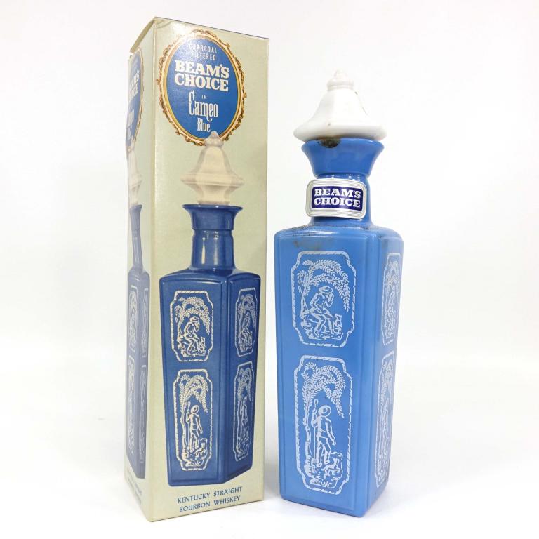 Beam's Choice Decanter, Cameo Blue: *** IF YOU MAY NEED SHIPPING YOU MUST CALL IAN BEFORE BIDDING ON BOTTLES *** In box, some damage. 4/5 quart, 6 year old, 90 proof.