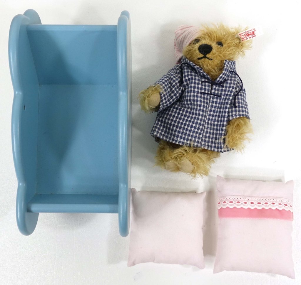 Lot of 3 Steiff Limited Edition Teddy Bears: Steiff Teddy Bear Christmas Caroller. Limited edition only 2,000 made total. Blond 26cm (10.25"). Excellent condition with original box and certificates. Steiff Teddy Bear with a Cloud Cradle. Limited