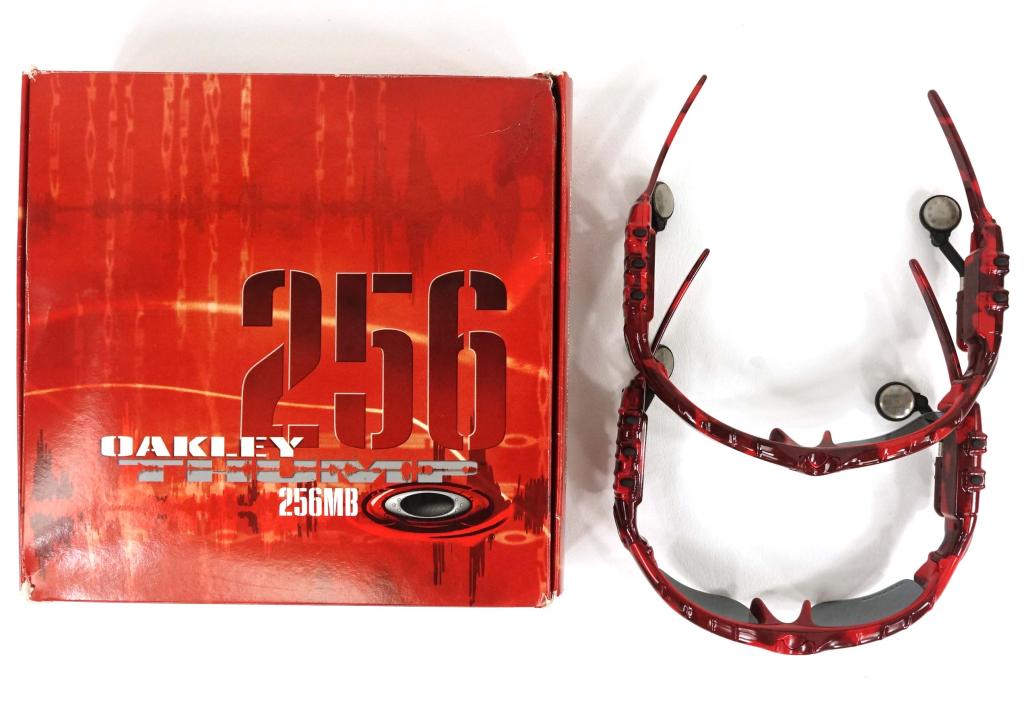 Oakley Thump Sunglasses (2): Oakley Thump sunglasses (2).