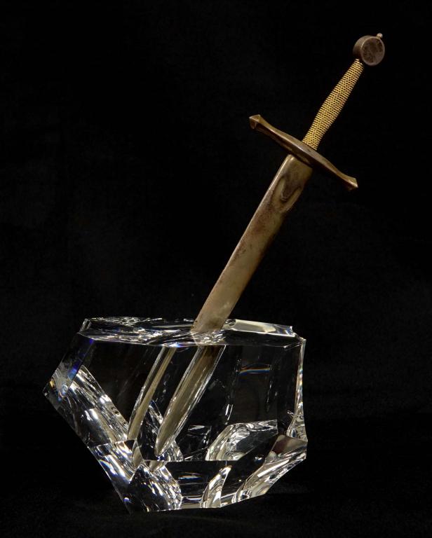 Steuben Glass Excalibur 18K Gold Silver Sword: Steuben Glass Excalibur 18K Gold Silver Sword. Vintage 1970s Red Box Steuben Excalibur Fine Crystal paperweight w/18K Gold & Sterling Silver Sword letter opener. Signed & Stamped. Small chip on crysta