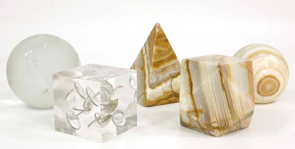 Globe, Silver Dimes, & Onyx Paperweights: 10 silver dimes in lucite cube, 2x2x2. Glass globe, 2.75" diameter. 3 onyx shapes/paperweights, 2 1/2 - 3 1/2" each.