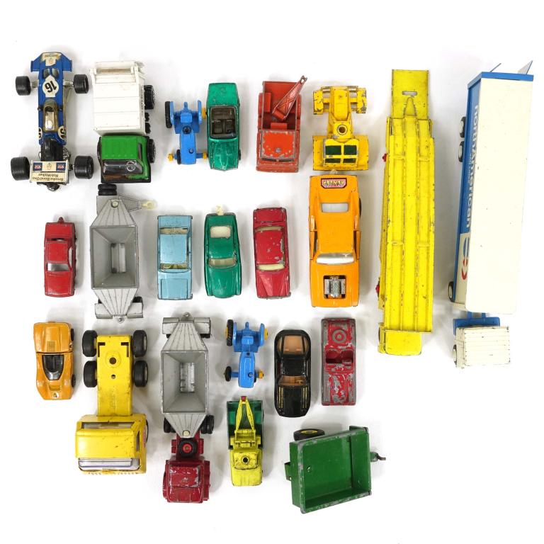 Die Cast Cars & Tracks: Includes 1 worn and 1 damaged Hot Wheels Red Line. Midgetoys, Tonka, Lesney, Matchbox, Tootsie, Winross, Corgi.