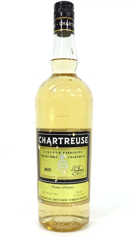 1986-88 Yellow Chartreuse Liqueur Bottle: *** IF YOU MAY NEED SHIPPING YOU MUST CALL IAN BEFORE BIDDING ON BOTTLES *** 1986-88 Yellow Chartreuse Liqueur.