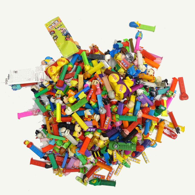Massive Lot Of Pez Dispensers (13.2lbs): LOCAL PICK-UP ONLY! WE WILL NOT SHIP THIS ITEM! Massive Lot Of Pez Dispensers (13.2lbs). Includes many of your favorite movie and TV characters. Some notables include Star Wars, The Simpsons, Batman,