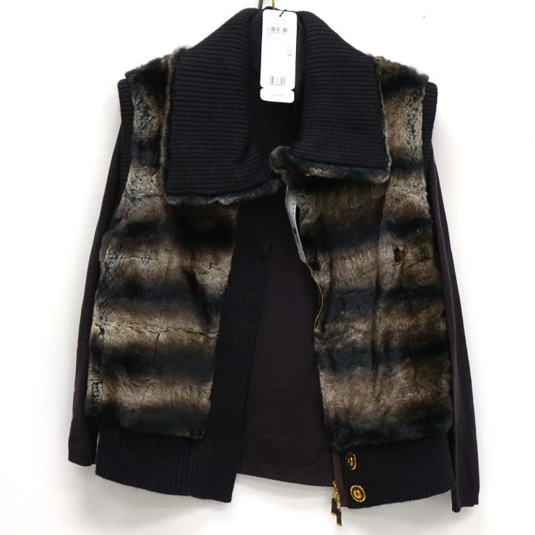 1 Escada Short Jacket & 1 Pullover: 1 Jacket Short (Kurzjacke); Artikel Style; 100% Feka, 78% WV, 14% WM, 8% PA, 100% Cup; Size 46; 1 Pullover; 100% WV; Size 46.