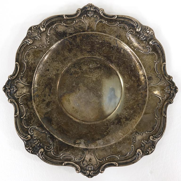 Gorham Sterling Silver Tray: Gorham sterling silver tray. 10 3/8" diameter. 410g.