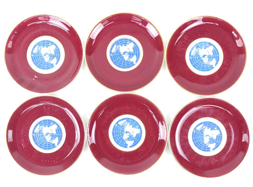 (6) Drake Hotel Dinner Plates: (6) Drake Hotel Dinner Plates. Consigner reports that they are from the International Club in Chicago's Drake Hotel.