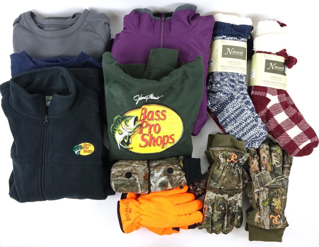 Hunting + Holiday Clothing & Gloves!: Hunting Clothing & Gloves! Includes (5+) Polar fleece shirts, at least (4) pairs of gloves as well as a small assortment of Holiday mittens. These items look like they were never used and are in great