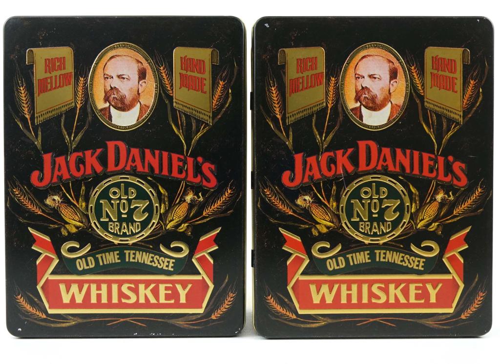 (2) 1989 Jack Daniels Box Sets (With Flask): (2) 1989 Jack Daniels Box Sets (With Flask). Antique metal box. Sealed. 80 proof. 4/5 quart.