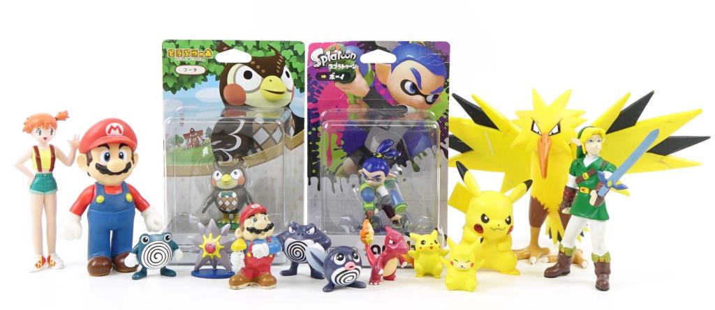 Pokemon & Nintendo Toys!: Pokemon & Nintendo Toys! Includes Zapdos, (3) Pikachu, Charmeleon, Starmie, Poliwag, Poliwhirl, Poliwrath & Misty. Also includes several Nintendo toys such as Link, (2) Mario, Amiibo (Footer) (Sealed)