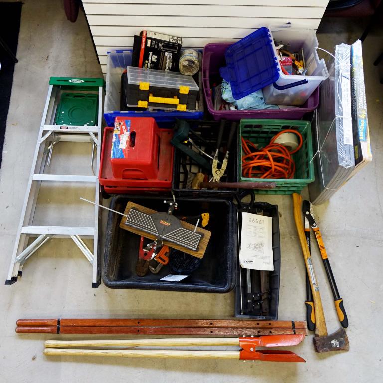 Large Lot of Home & Garden Tools - LOCAL: Very large lot of tools, appliances and utensils for the home, garage and garden. Includes: - 4' Werner ladder, - Melnor sprinkler, - Fiskars lopper, - ?# sledgehammer, - Craftsman hickory handle ax,