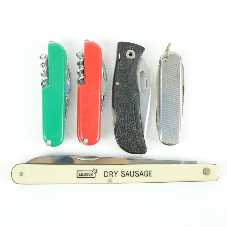 Knives - Gerber, Schrade, Walden... (5): 5-3/4" Armour Dry Sausage Advertising Folding Knife blade in good condition. Blade is Schrade Walden stainless steel. Gerber E-Z-OUT 425 pocket knife. 2 Chinese stainless steel (Swiss Army Style) pock