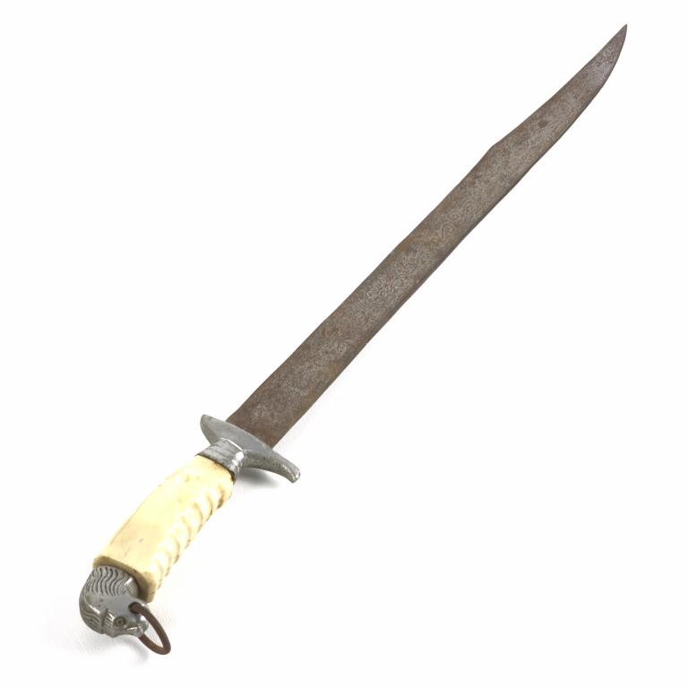 25" Bone Handle Mexican Machete: "No canto es. . ." Surface rust. 25" overall. 20" blade.