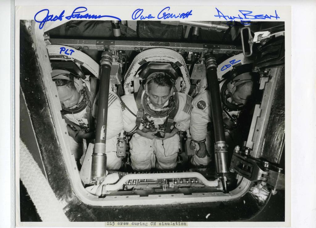 Lousma / Garriott / Bean Signed NASA Press Photo (1 of 2)