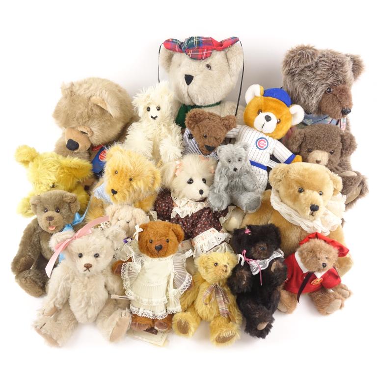 Teddy Bears (19): Vermont Teddy Bear, Trudi, Gena Lee, Barbara Brown, Sue Schwegler, Sharon Wallace, Sue Lain, Georgene Palka, Belle Hagerty, Barbara Troxel, Denis R. Shaw, Peggy Jo Rosamond, Donna Guitzkow, Chicago Cu