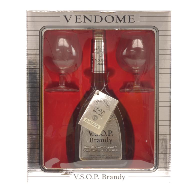 VSOP Brandy Gift Set: **IF YOU MAY NEED SHIPPING, PLEASE CALL US AND SPEAK WITH IAN BEFORE BIDDING ON BOTTLES. 847-625-0555.** VSOP Brandy Gift Set: 80 proof, 750ml and sealed in box.