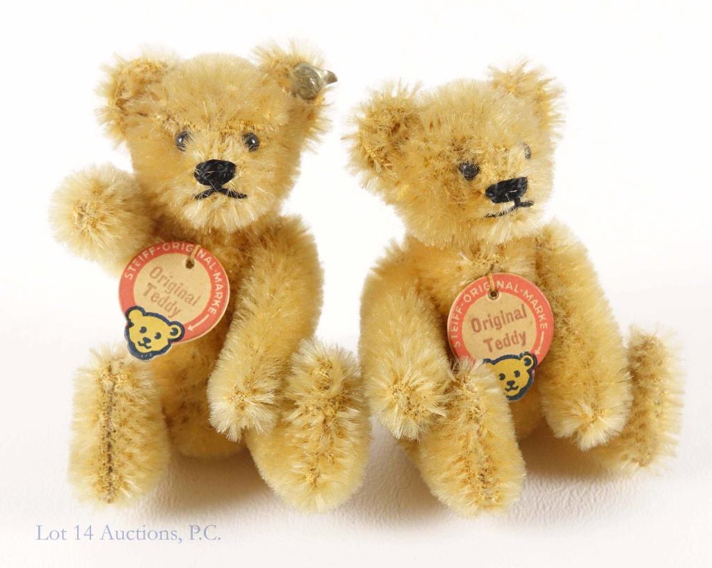 Steiff Mini-Bears (2): 2 Steiff stuffed bears. Both have articulated arms and legs and stand 3-1/2" tall, but are only 3" tall when sitting. Both have a Steiff neck tag, but only one has a Steiff ear button.