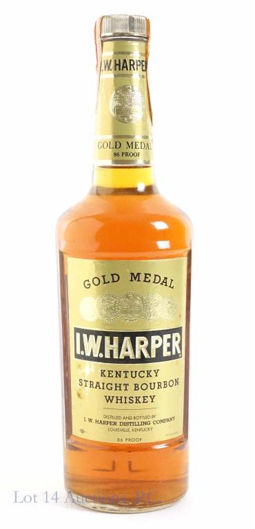 1970 I.W. Harper Bourbon Whiskey (6 Year): *** IF YOU MAY NEED SHIPPING, YOU MUST SPEAK WITH IAN BEFORE BIDDING ON BOTTLES*** 1970 I.W. Harper bourbon whiskey. 6 year. 86 proof. 4/5 quart. Good fill & sealed.