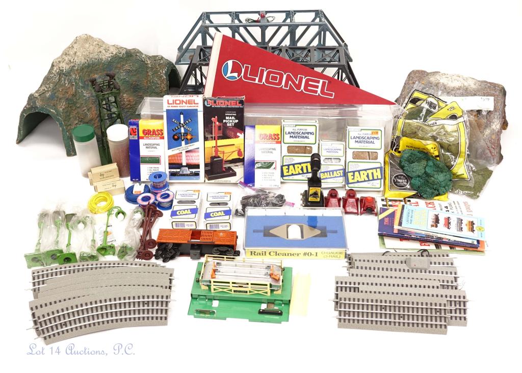 Lionel Train Accessories & More (1 of 16)