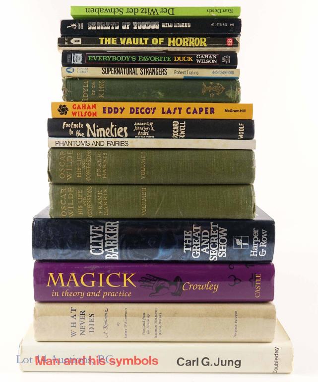 Horror / Fantasy / Romance Book Lot (15): 15 books total. Includes: Supernatural Strangers, by Robert Tralins. Everybody's Favorite Duck, by Gahan Wilson. The Vault of Horror, Vol 1. Footnote to the Nineties, by Brocard Sewell. Secrets of Voo