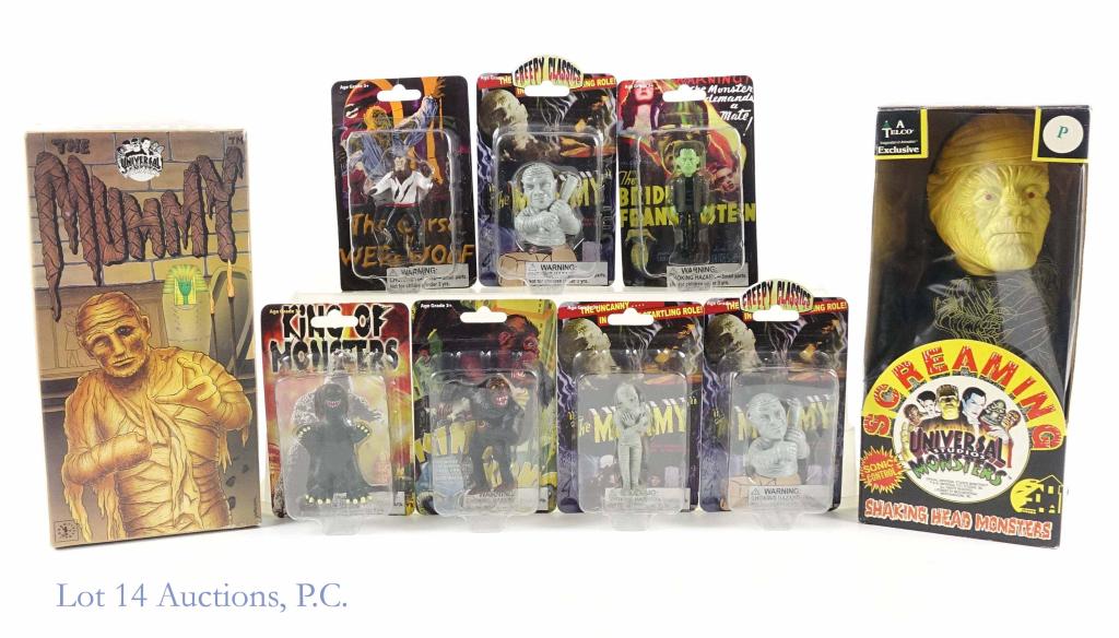 Horror Toys - Universal, Telco, Cthulhu...: Universal Monsters The Mummy Tin Wind-Up Toy (new in box!). Telco Universal Monster Screaming Shaking Head Mummy (new in box!). 7 Greenbriar mini figures (all new in box!).