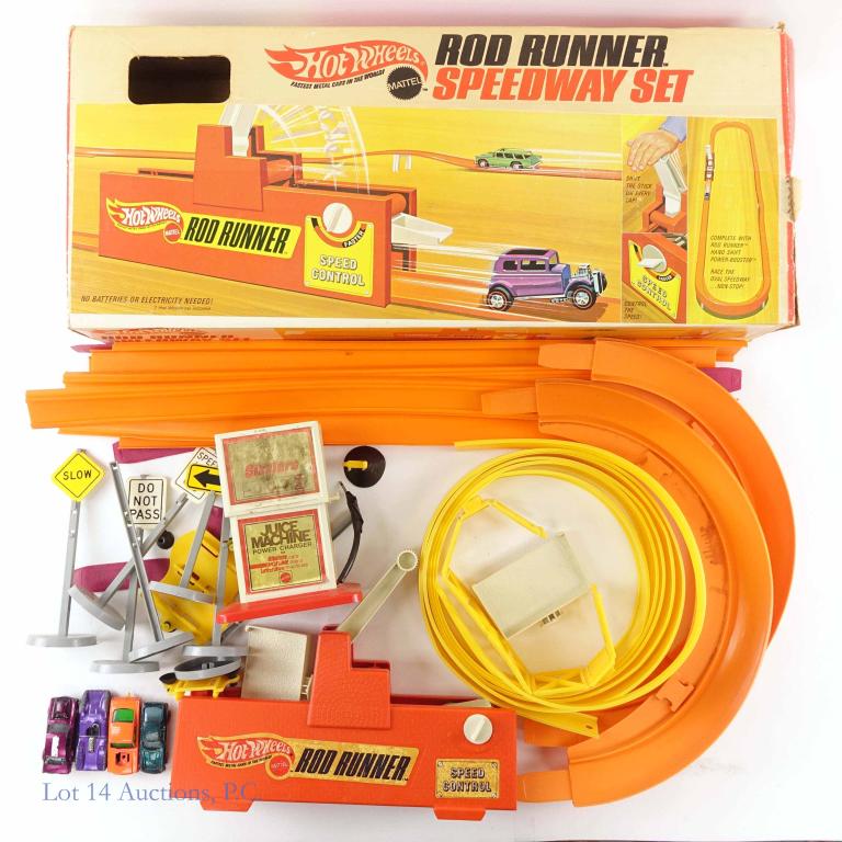 1969 Hot Wheels Rod Runner Speedway Set: 1969 Hot Wheels Rod Runner Speedway Set. Includes 8 straight tracks, 2 curved tracks, 6 connectors, Rod runner (new rubber band needed), 5 street signs (2 empty extra poles), orange "Wild Cat" car, te